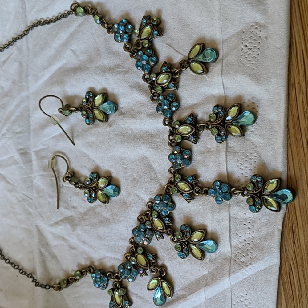 Necklace and drop earrings